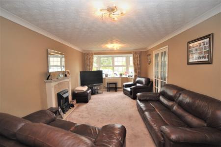 4 bedroom Detached house to let in Talbot Street, Hitchin, SG5