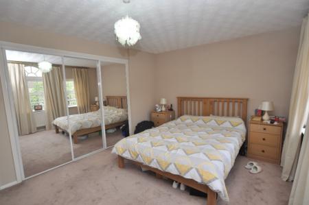 4 bedroom Detached house to let in Talbot Street, Hitchin, SG5