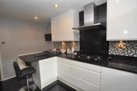 4 bedroom Detached house to let in Talbot Street, Hitchin, SG5