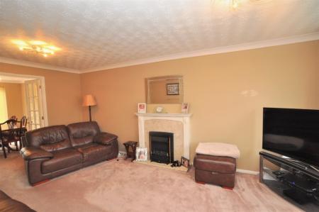 4 bedroom Detached house to let in Talbot Street, Hitchin, SG5