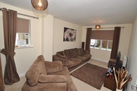 4 bedroom Semi-detached house to let in Weavers Orchard, Arlesey, SG15