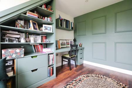 4 bedroom Detached house for sale in Castles Close, Stotfold