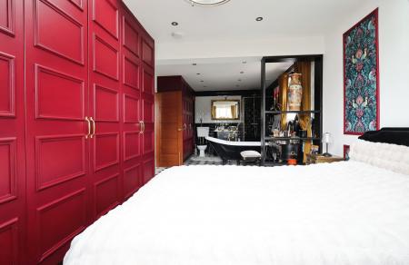 4 bedroom Detached house for sale in Castles Close, Stotfold