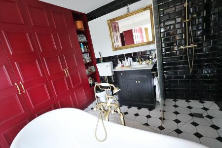 4 bedroom Detached house for sale in Castles Close, Stotfold