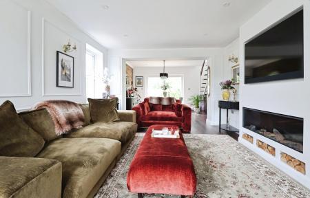 4 bedroom Detached house for sale in Castles Close, Stotfold