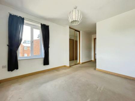 2 bedroom Flat to let in Johnson Place, Walsworth Road, Hitchin, SG4