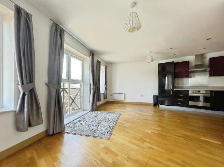 2 bedroom Flat to let in Johnson Place, Walsworth Road, Hitchin, SG4