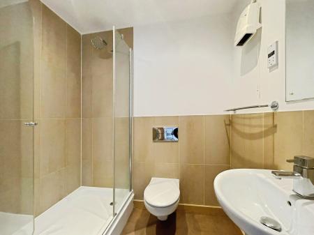 2 bedroom Flat to let in Johnson Place, Walsworth Road, Hitchin, SG4