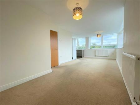 2 bedroom Flat to let in Skyline Apartments, Stevenage, SG1