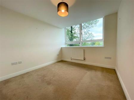 2 bedroom Flat to let in Skyline Apartments, Stevenage, SG1