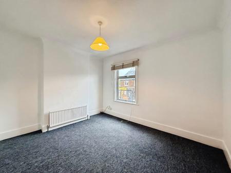 2 bedroom Terraced House to let in Highbury Road, Hitchin, SG4