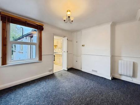 2 bedroom Terraced House to let in Highbury Road, Hitchin, SG4