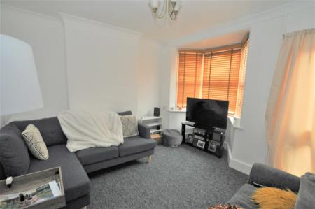 2 bedroom Terraced House to let in Highbury Road, Hitchin, SG4