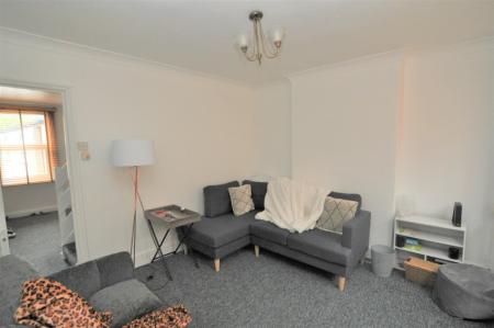 2 bedroom Terraced House to let in Highbury Road, Hitchin, SG4