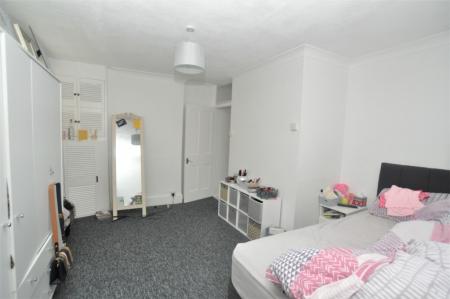 2 bedroom Terraced House to let in Highbury Road, Hitchin, SG4