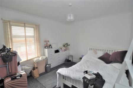 2 bedroom Terraced House to let in Highbury Road, Hitchin, SG4