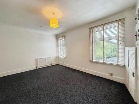 2 bedroom Terraced House to let in Highbury Road, Hitchin, SG4