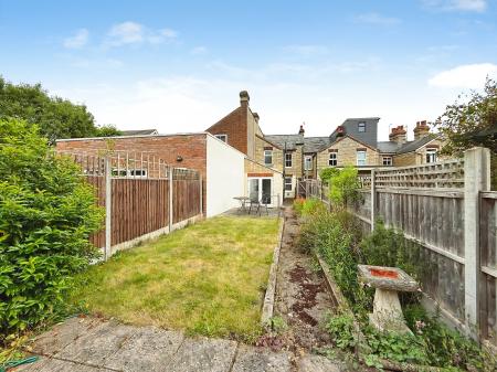 2 bedroom Detached house to let in Periwinkle Lane, Hitchin, SG5
