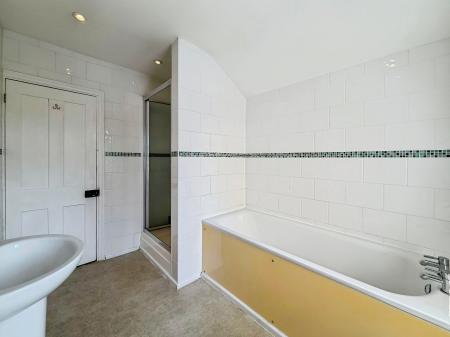 2 bedroom Detached house to let in Periwinkle Lane, Hitchin, SG5