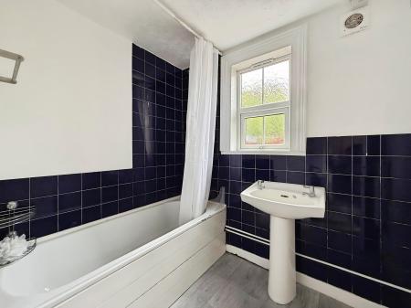 1 bedroom Flat to let in Kings Road, Hitchin, SG5