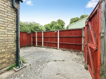 1 bedroom Flat to let in Kings Road, Hitchin, SG5