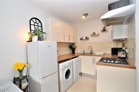 1 bedroom Maisonette to let in Cadwell Court, Cadwell Lane, Hitchin, SG4