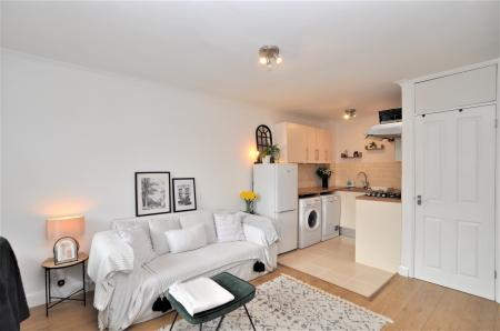 1 bedroom Maisonette to let in Cadwell Court, Cadwell Lane, Hitchin, SG4