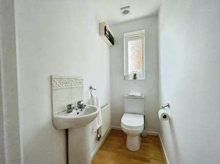 4 bedroom Detached house to let in Brunel Drive, Biggleswade, SG18
