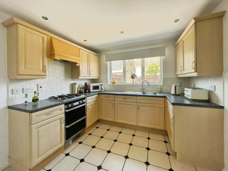 4 bedroom Detached house to let in Brunel Drive, Biggleswade, SG18
