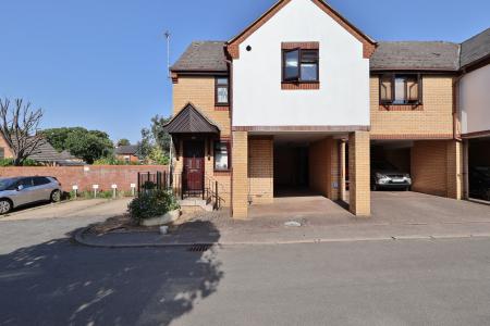 1 bedroom Ground floor maisonette for sale in St. Annes Court, St. Annes Road, Hitchin