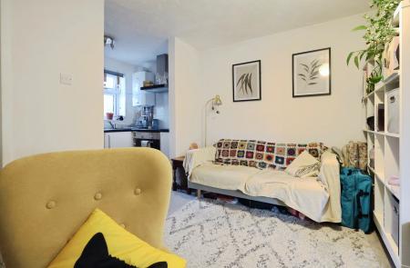 1 bedroom Ground floor maisonette for sale in St. Annes Court, St. Annes Road, Hitchin