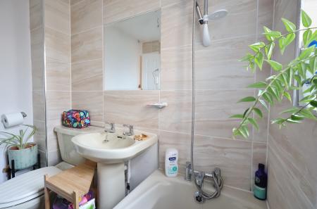1 bedroom Ground floor maisonette for sale in St. Annes Court, St. Annes Road, Hitchin