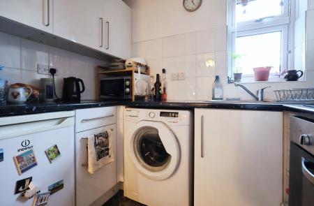 1 bedroom Ground floor maisonette for sale in St. Annes Court, St. Annes Road, Hitchin