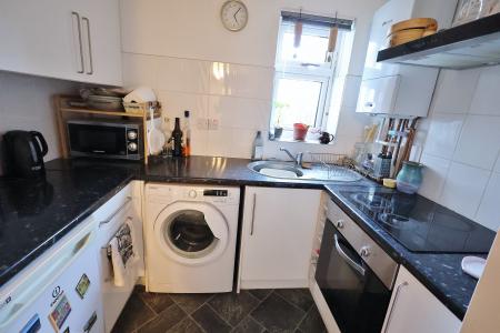 1 bedroom Ground floor maisonette for sale in St. Annes Court, St. Annes Road, Hitchin