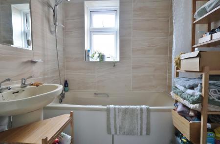 1 bedroom Ground floor maisonette for sale in St. Annes Court, St. Annes Road, Hitchin