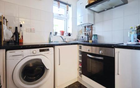 1 bedroom Ground floor maisonette for sale in St. Annes Court, St. Annes Road, Hitchin