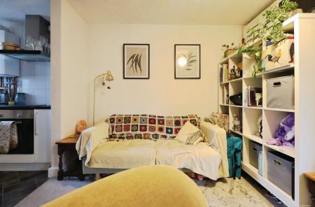 1 bedroom Ground floor maisonette for sale in St. Annes Court, St. Annes Road, Hitchin