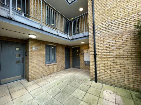 2 bedroom Flat for sale in Coopers Yard, Hitchin