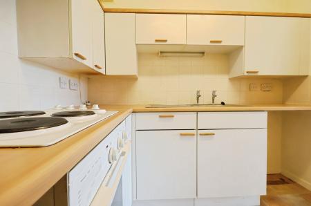 1 bedroom Flat for sale in Regal Court, Bancroft, Hitchin