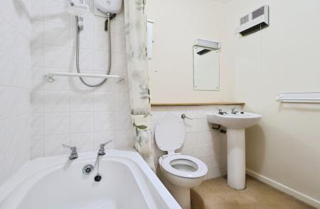 1 bedroom Flat for sale in Regal Court, Bancroft, Hitchin