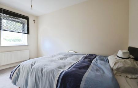 3 bedroom Semi-detached house for sale in Laxton Close, Luton