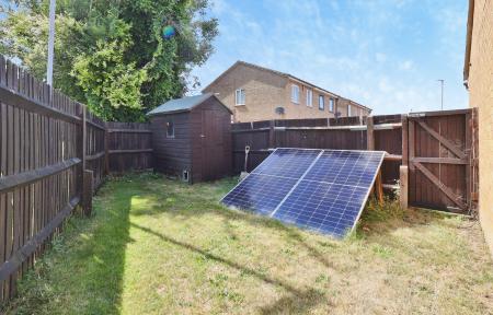 3 bedroom Semi-detached house for sale in Laxton Close, Luton