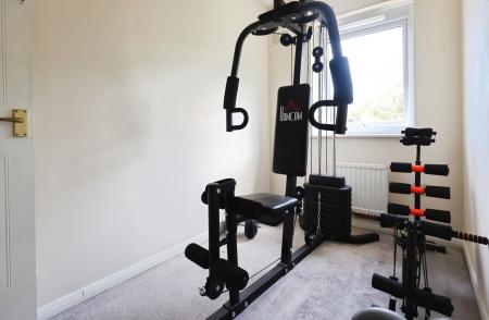 3 bedroom Semi-detached house for sale in Laxton Close, Luton