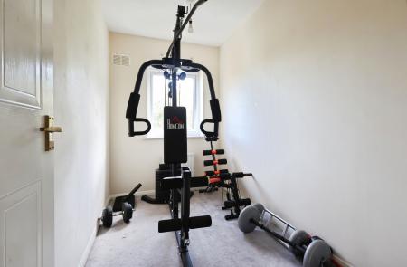 3 bedroom Semi-detached house for sale in Laxton Close, Luton