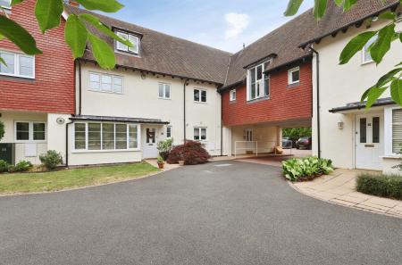 2 bedroom Flat for sale in Nursery Court, Nevells Yard, Letchworth