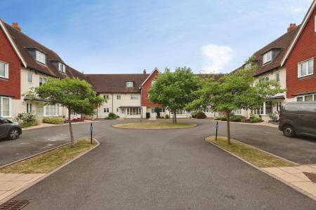 2 bedroom Flat for sale in Nursery Court, Nevells Yard, Letchworth