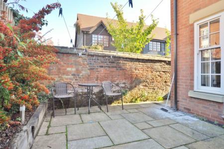 2 bedroom End of terrace house to let in Kempe Mews, Tilehouse Street, Hitchin, SG5