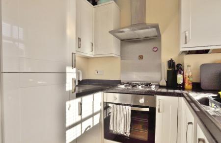 2 bedroom End of terrace house to let in Kempe Mews, Tilehouse Street, Hitchin, SG5