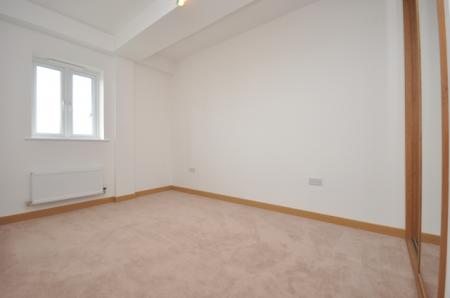 2 bedroom Flat to let in Lyon Court, Walsworth Road, Hitchin, SG4