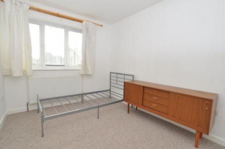 2 bedroom Flat to let in Regent Street, Stotfold, SG5